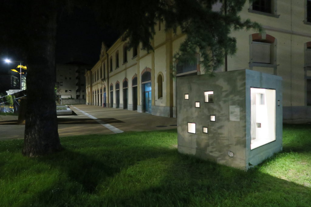 Lemme, vue nocturne. Pierre Vadi.
Artist-run space.  
Espace d'art contemporain. 
Sion, Valais, Switzerland.