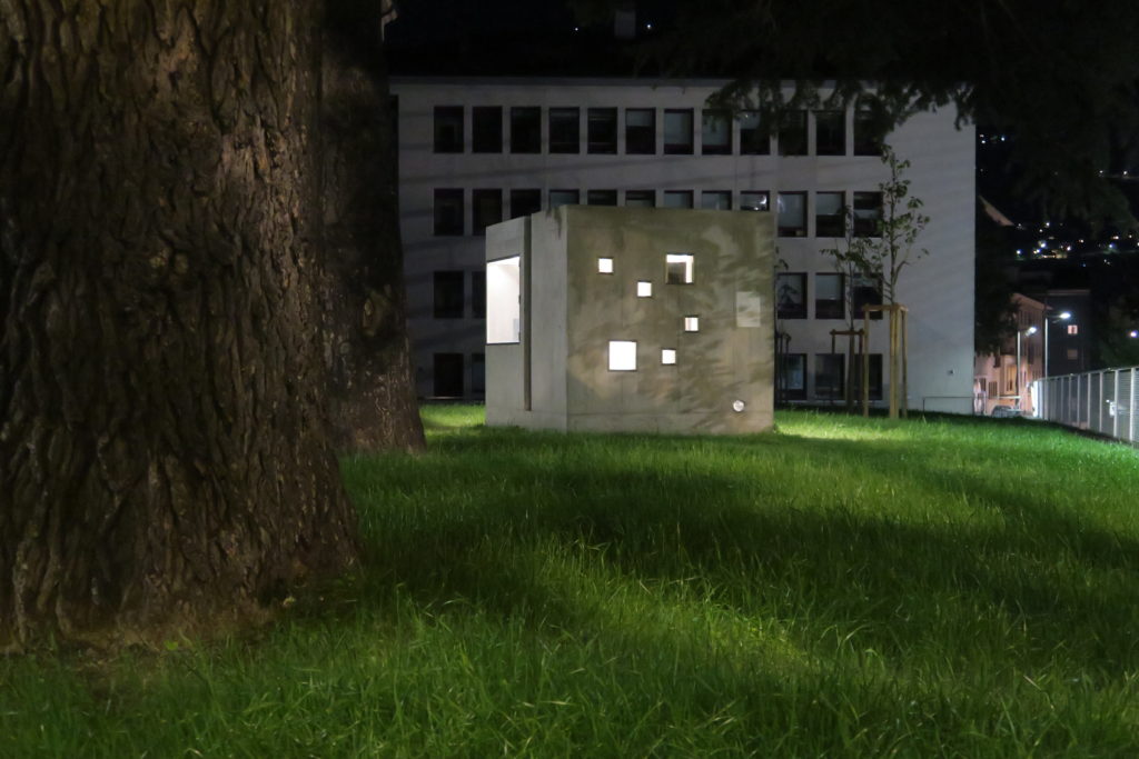 Lemme, vue nocturne. Pierre Vadi.
Artist-run space.  
Espace d'art contemporain. 
Sion, Valais, Switzerland.