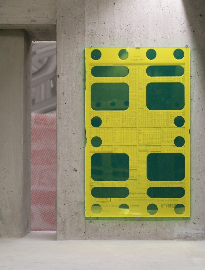 Baker Wardlaw, Sequence/stack, 2020, cut UV print on corrugated plastic, 100 x100 cm.exposition Lemme Art Contemporain, artist-run space, Sion, 27 juin-29 août 2020